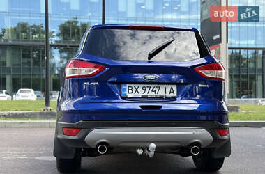Позашляховик / Кросовер Ford Kuga 2013 в 