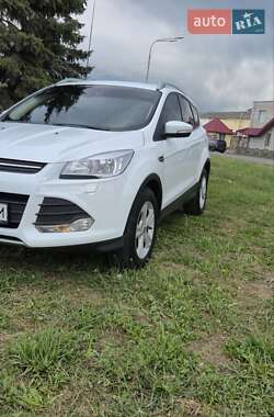 Внедорожник / Кроссовер Ford Kuga 2015 в 