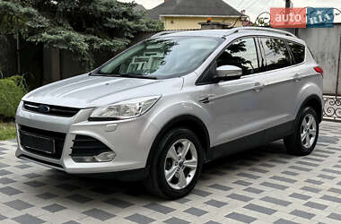 Внедорожник / Кроссовер Ford Kuga 2015 в 