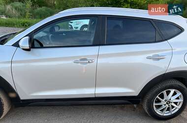 Позашляховик / Кросовер Ford Kuga 2011 в 