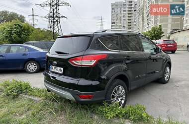 Позашляховик / Кросовер Ford Kuga 2013 в 