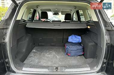 Позашляховик / Кросовер Ford Kuga 2013 в 