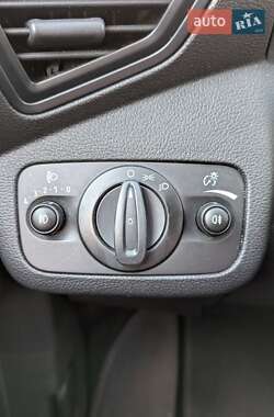 Внедорожник / Кроссовер Ford Kuga 2013 в 