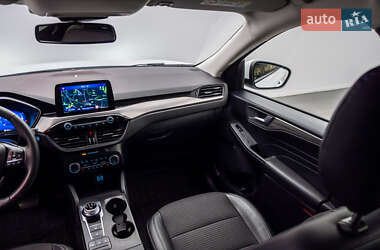 Внедорожник / Кроссовер Ford Kuga 2021 в 