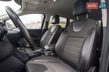 Внедорожник / Кроссовер Ford Kuga 2016 в 