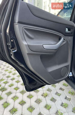 Внедорожник / Кроссовер Ford Kuga 2011 в 