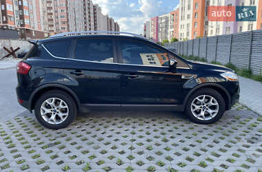 Внедорожник / Кроссовер Ford Kuga 2011 в 
