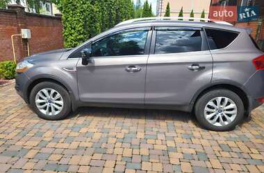 Внедорожник / Кроссовер Ford Kuga 2012 в 