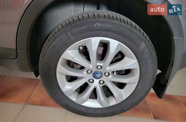 Внедорожник / Кроссовер Ford Kuga 2012 в 