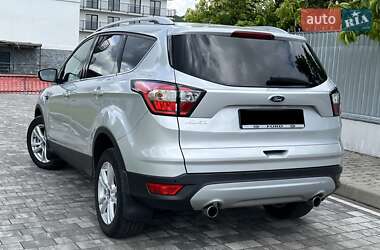 Внедорожник / Кроссовер Ford Kuga 2016 в 