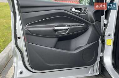 Внедорожник / Кроссовер Ford Kuga 2016 в 