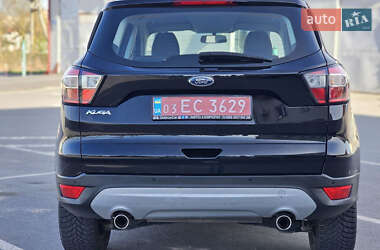 Позашляховик / Кросовер Ford Kuga 2019 в 