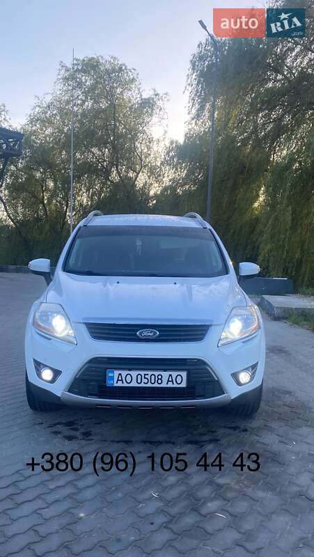 Внедорожник / Кроссовер Ford Kuga 2011 в 