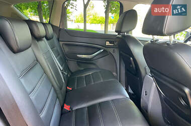 Позашляховик / Кросовер Ford Kuga 2012 в 