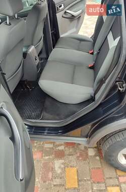 Внедорожник / Кроссовер Ford Kuga 2011 в 