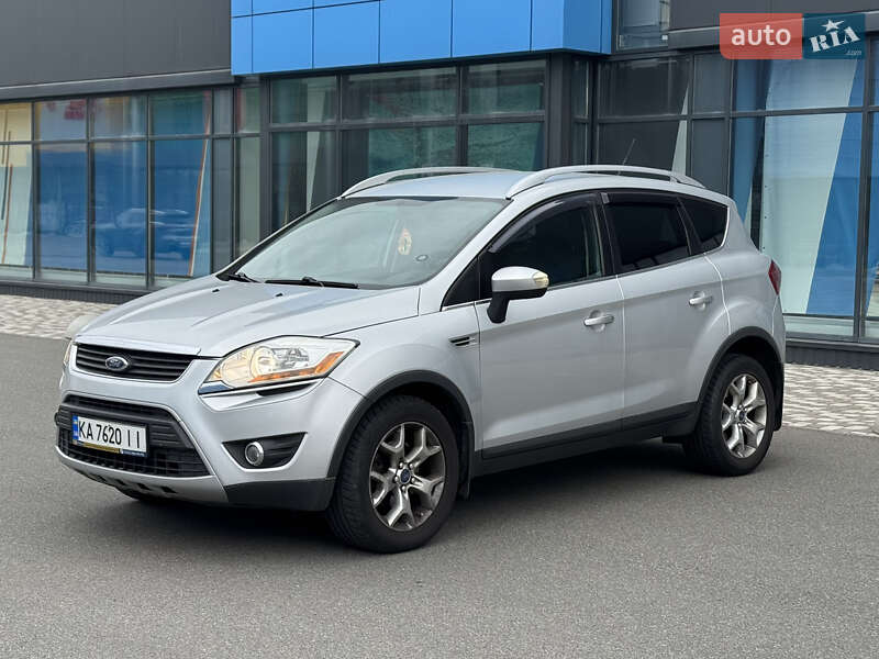 Позашляховик / Кросовер Ford Kuga 2011 в 