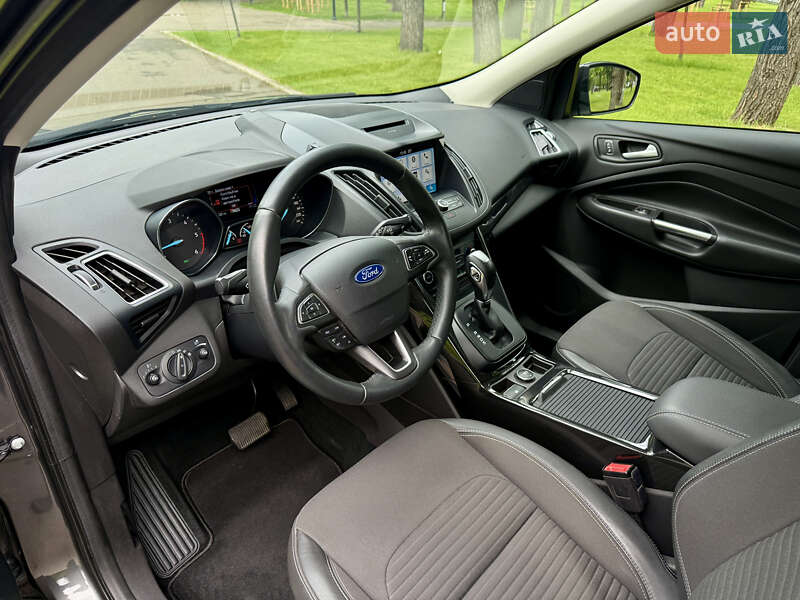 Внедорожник / Кроссовер Ford Kuga 2019 в Киеве