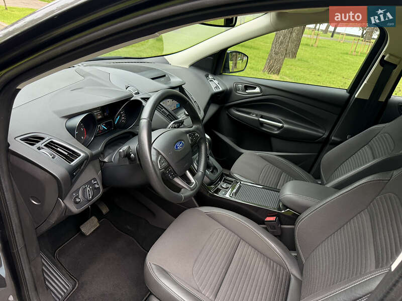 Внедорожник / Кроссовер Ford Kuga 2019 в Киеве
