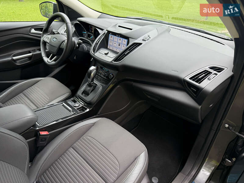 Внедорожник / Кроссовер Ford Kuga 2019 в Киеве