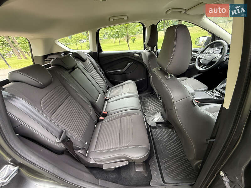 Внедорожник / Кроссовер Ford Kuga 2019 в Киеве