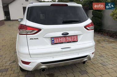 Позашляховик / Кросовер Ford Kuga 2016 в 