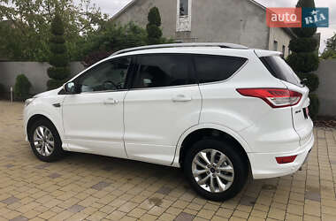 Позашляховик / Кросовер Ford Kuga 2016 в 