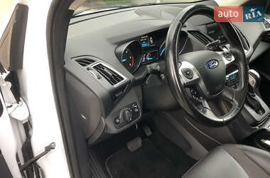 Позашляховик / Кросовер Ford Kuga 2016 в 