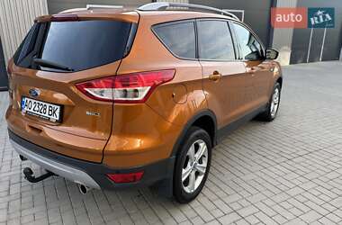 Внедорожник / Кроссовер Ford Kuga 2015 в 