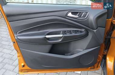 Внедорожник / Кроссовер Ford Kuga 2015 в 