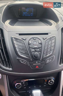 Внедорожник / Кроссовер Ford Kuga 2013 в 