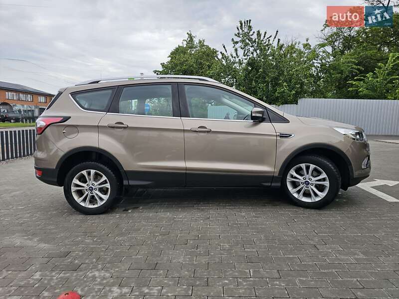 Внедорожник / Кроссовер Ford Kuga 2019 в Белой Церкви