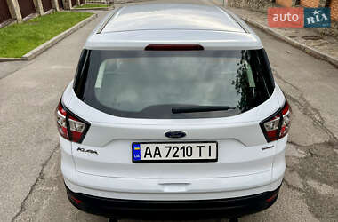 Внедорожник / Кроссовер Ford Kuga 2017 в 