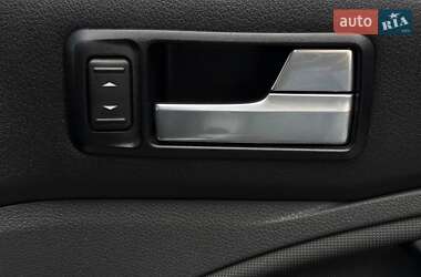 Внедорожник / Кроссовер Ford Kuga 2011 в 