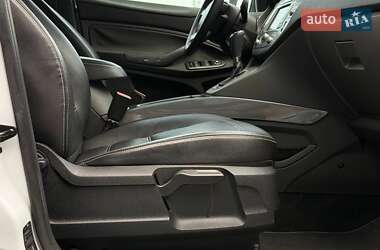 Внедорожник / Кроссовер Ford Kuga 2011 в 