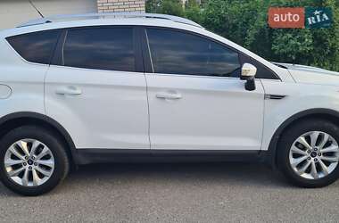 Внедорожник / Кроссовер Ford Kuga 2011 в 