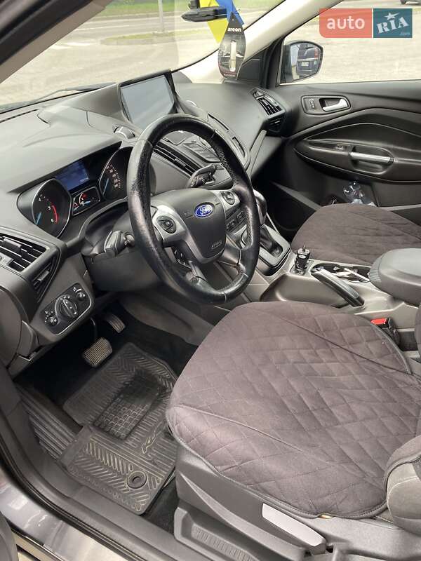 Внедорожник / Кроссовер Ford Kuga 2015 в Хмельницком