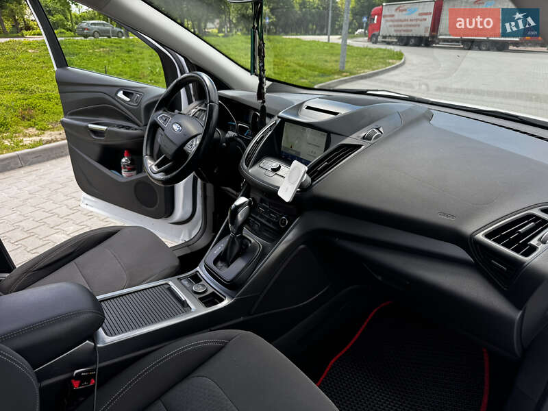 Внедорожник / Кроссовер Ford Kuga 2018 в Житомире