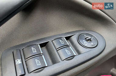 Позашляховик / Кросовер Ford Kuga 2011 в 