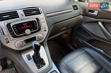 Позашляховик / Кросовер Ford Kuga 2011 в 