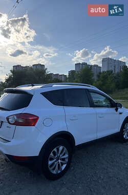 Внедорожник / Кроссовер Ford Kuga 2011 в 
