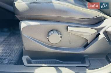Внедорожник / Кроссовер Ford Kuga 2013 в 