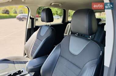 Внедорожник / Кроссовер Ford Kuga 2013 в 