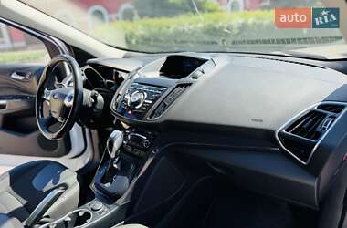 Внедорожник / Кроссовер Ford Kuga 2013 в 
