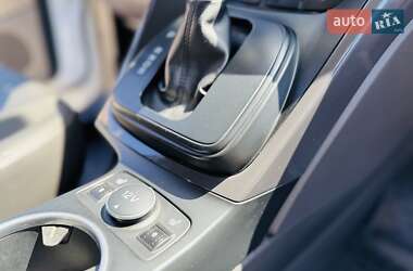 Внедорожник / Кроссовер Ford Kuga 2013 в 