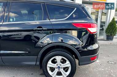 Позашляховик / Кросовер Ford Kuga 2016 в 