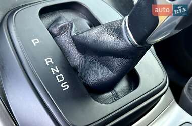Позашляховик / Кросовер Ford Kuga 2016 в 
