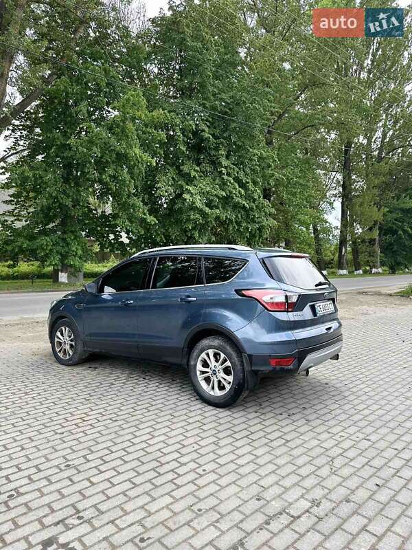 Позашляховик / Кросовер Ford Kuga 2019 в Чернівцях