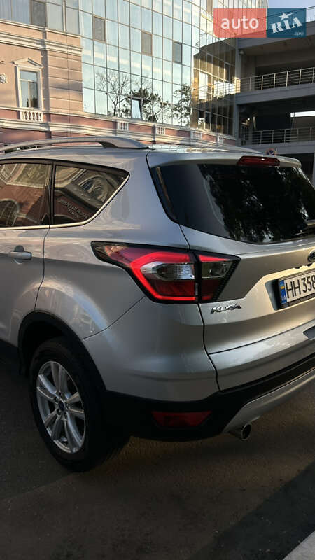 Позашляховик / Кросовер Ford Kuga 2017 в Одесі