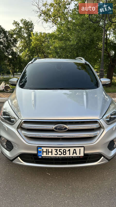 Позашляховик / Кросовер Ford Kuga 2017 в Одесі