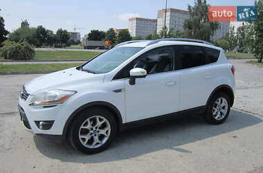 Внедорожник / Кроссовер Ford Kuga 2011 в Цумани